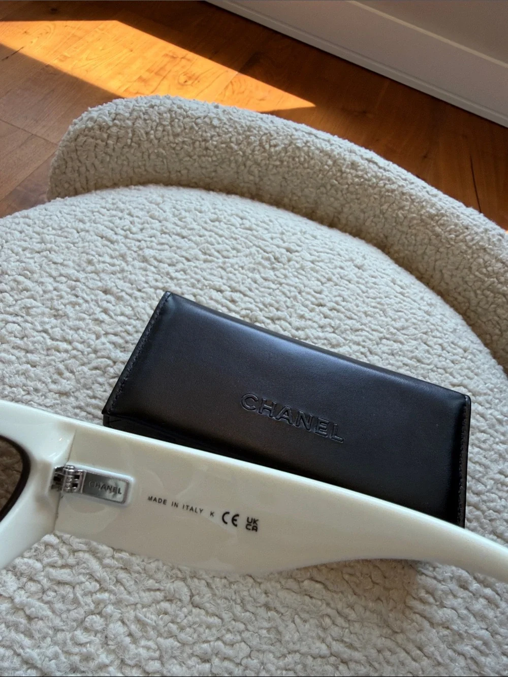 CHANEL Cat Eye Acetate Retro Sunglasses / Black Cream New - Picture 7 of 8